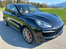 PORSCHE Cayenne Turbo