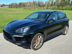 PORSCHE Cayenne Turbo