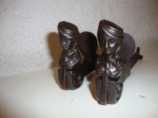 2 Alte Fensterladenhalter