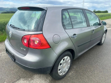 VW Golf 1.6 FSI Sportline