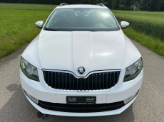 SKODA Octavia Combi 1.6 TDI Swiss Joy 4x4