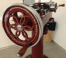 Schwungrad Aufschnittmaschine manuell mit Sockel