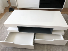 Coffee Table/Couchtisch