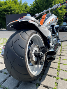 Suzuki Intruder M1800R Custom
