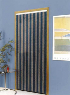 Türvorhang mit Design aus eloxierten Aluminiumketten