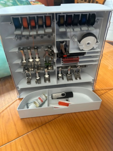 Bernina B570 QE mit viel Zubehör und Stickmodul