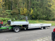 Mercedes Sattelschlepper mit Kran