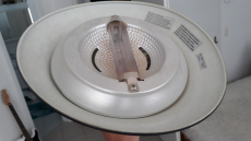 Gratis: Schwarze Stehlampe