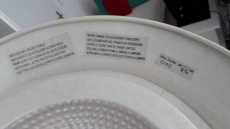 Gratis: Schwarze Stehlampe