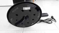 Gratis: Schwarze Stehlampe