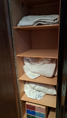 Gratis Kleiderschrank