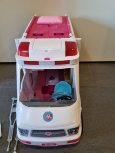 Barbie Krankenwagen mit Sirene