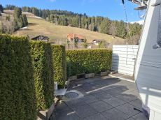 Wohnwagen feststehend auf Campingplatz in Sörenberg (Rischli)