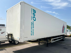 Cityliner LKW Anhänger Lastwagen mit Hebebühne