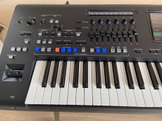 Yamaha Genos 76 Tasten Keyboard