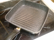 Grillpfanne aus Gusseisen - 26x26cm sehr robust