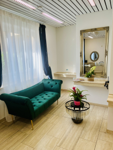 Coiffeur Stuhlmiete in Küsnacht – zentral gelegen, neu eingericht