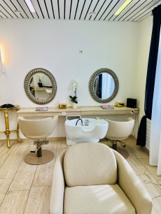 Coiffeur Stuhlmiete in Küsnacht – zentral gelegen, neu eingericht