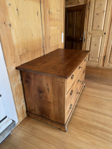 Antike Bauernkommode aus Massivholz (19. Jh.)