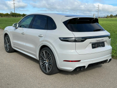 PORSCHE Cayenne GTS