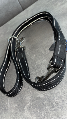 Neue Hundeleine schwarz