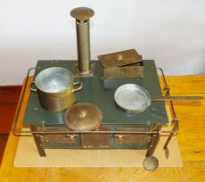 Kinderkochherd, alt, antik, schönes Sammelstück.