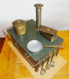 Kinderkochherd, alt, antik, schönes Sammelstück.