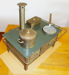 Kinderkochherd, alt, antik, schönes Sammelstück.