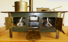 Kinderkochherd, alt, antik, schönes Sammelstück.