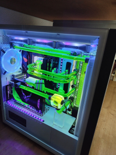 Gaming PC mit Custom Wasserkühlung