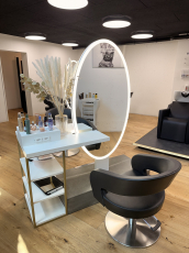 Modernes Coiffeur Mobiliar zu verkaufen