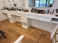 Modernes Coiffeur Mobiliar zu verkaufen