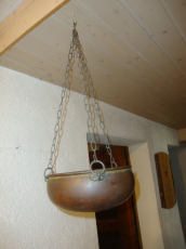 Kupferschale mit Kette