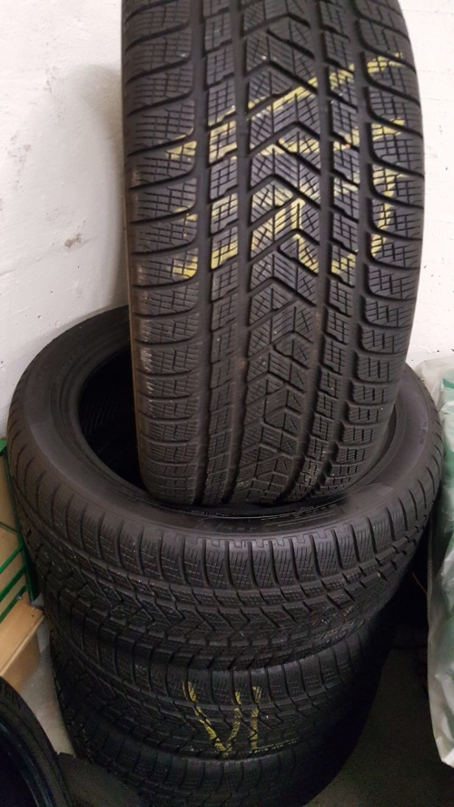 295/40  R21  111V M+S. PIRELLI SCORPION