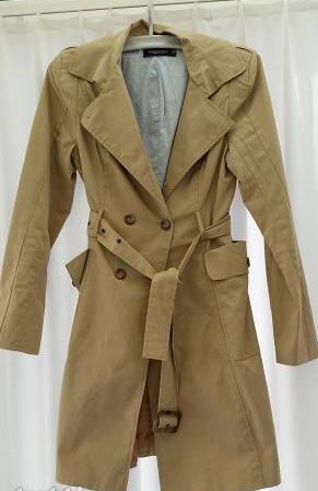 Trenchcoat, Label 