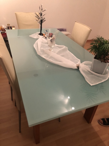Schöner Glastisch zu verkaufen