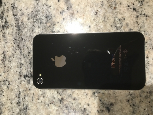 Neuwertiges Iphone 4 8GB schwarz