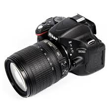 Spiegelreflexkamera Nikon D5100, ev. mit Zubehör