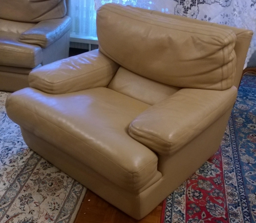 Ledersofa Sessel und Hocker 