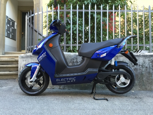 Govecs 2.4+ E Scooter TOP !!