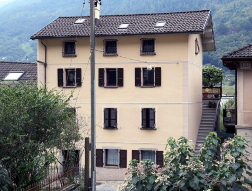 Im Tessin Wohn-Ferienhaus inkl oder sep. Rustico, ausbaubar und