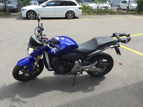 Honda Hornet 600 mit Topcase!