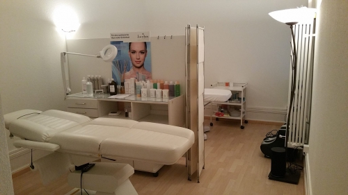 Platzmiete in Coiffure / Nailstudio / Kosmetiksalon