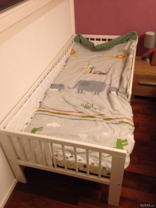 Neuwertiges IKEA-Kinderbett