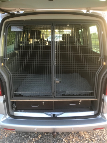 VW T5 Hundegittereinbau komplett mit 2 Schubladen