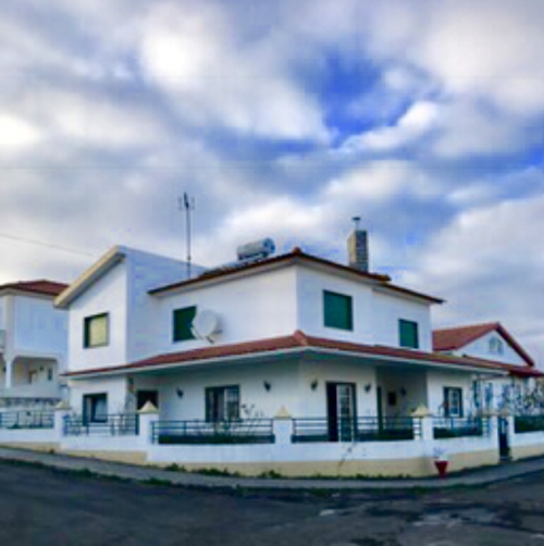 Grosses Haus in Bombarral (Estremadura, Portugal)