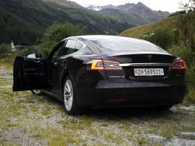 Tesla mieten inkl. unlimitierten Km europaweit