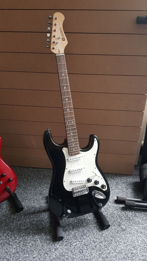 Dimavery E-Gitarre (Stratocaster)