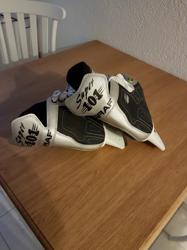 Hockey Schuhe NEU Gr. 43