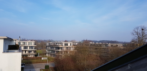 Schöne 2½ Zimmer Wohnung mit Aussicht Balkon im Kreis 11